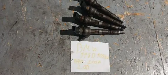 BMW 1 E81 E87 Fuel injector 445110289