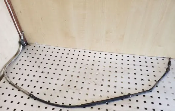Handbrake/parking brake wiring cable