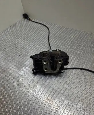 Renault Clio III Rear door lock 300129d