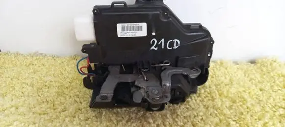 Volkswagen Caddy Front door lock 3D1837015AR
