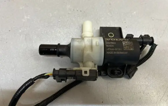 Volvo XC90 Fuel tank valve 32411022