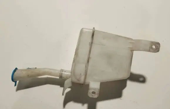 Chevrolet Kalos Windshield washer fluid reservoir/tank 96650703 96543076 96543077