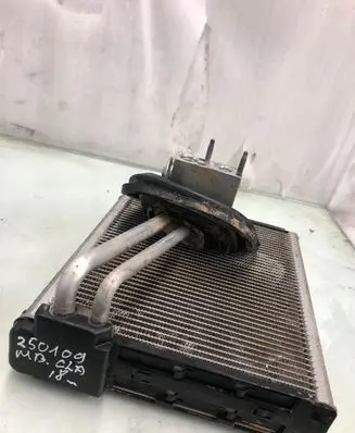 Mercedes-Benz CLA C117 X117 W117 Air conditioning (A/C) radiator (interior) 2468300084