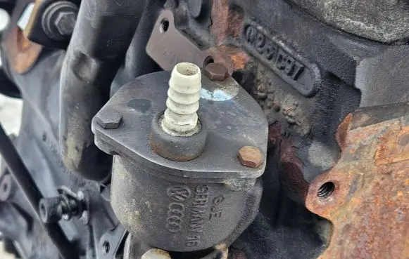 Volkswagen PASSAT B5 Vacuum pump 028207A