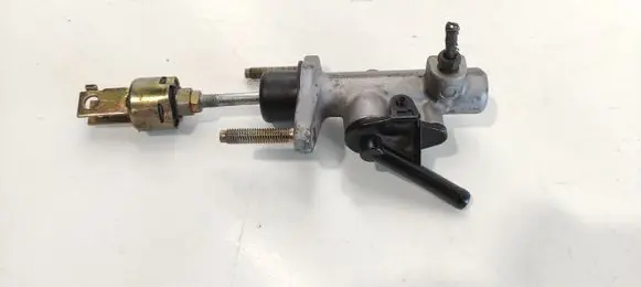 Toyota Yaris Clutch master cylinder 3145416010