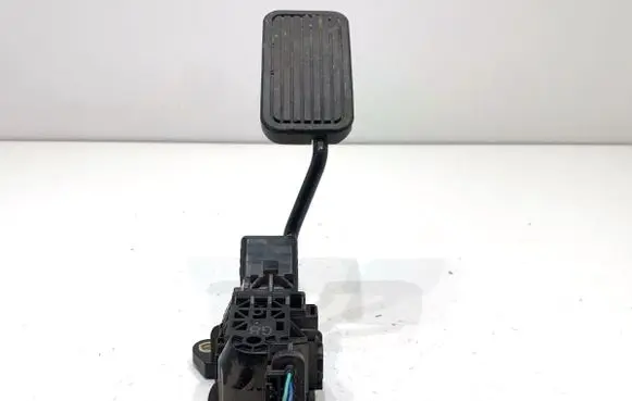 Honda CR-V Accelerator throttle pedal 2700000390