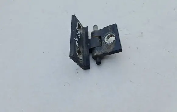 Volvo V70 Front door lower hinge 