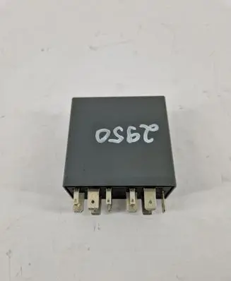 Volkswagen PASSAT B5.5 Electric power window relay 1J0955531