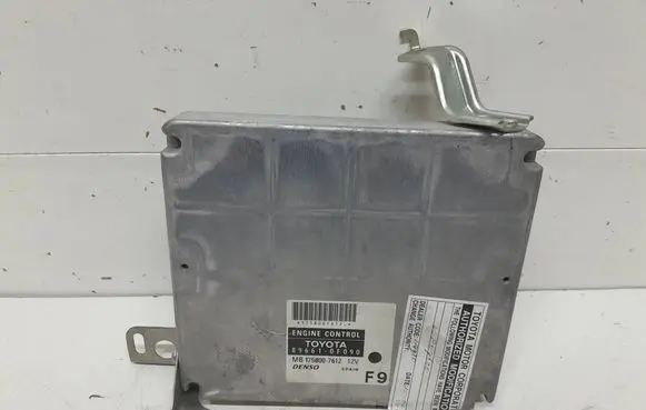 Toyota Corolla Verso AR10 Engine control unit/module 896610F090