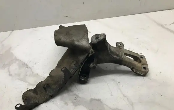 Audi A4 S4 B8 8K Engine mounting bracket 8K0199388A