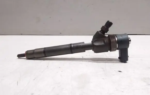 KIA Ceed Fuel injector 338002A900 ARS681B