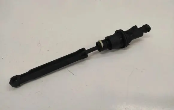 Peugeot 207 CC Clutch slave cylinder 9680155480
