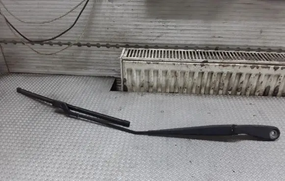 Volvo V50 Windshield/front glass wiper blade 31253997
