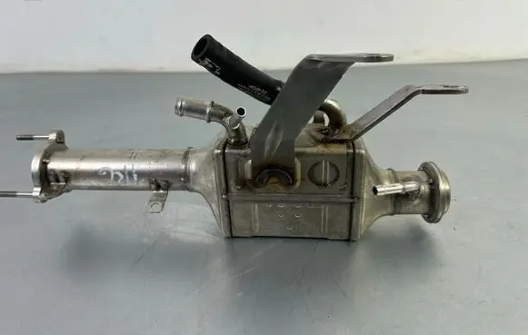 Volkswagen Touareg III EGR valve cooler 059131508CP 394608 52823