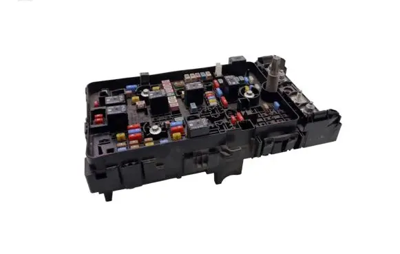 Chrysler Pacifica Fuse module 63565509