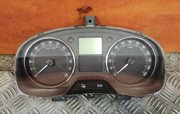 Skoda Praktik (5J8) Speedometer (instrument cluster) 5J0920910D