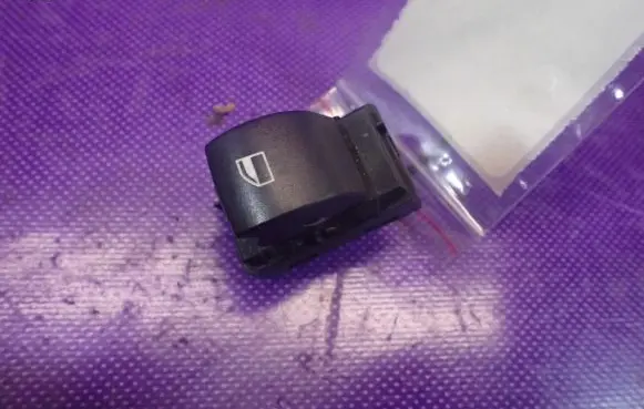 BMW 1 E81 E87 Quarter vent window switch 6935534