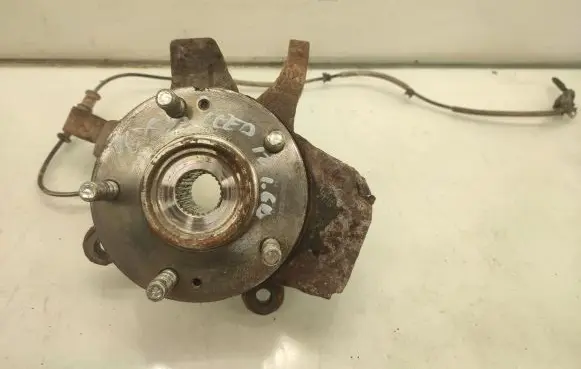 KIA Pro Cee'd II Front wheel hub