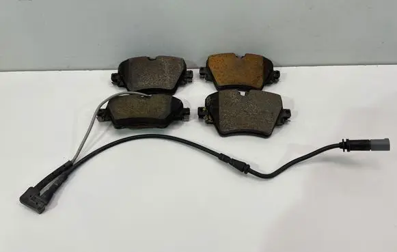 BMW 2 F46 Brake pads (front) 8867481 6888167