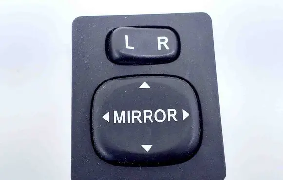 Toyota Yaris Wing mirror switch 183574 769746