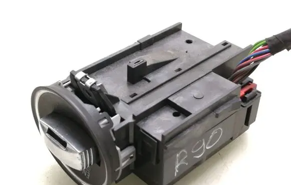 Volkswagen PASSAT B6 Ignition lock 3C0905843Q