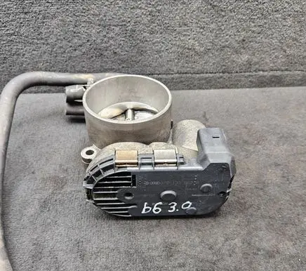 Audi A4 S4 B6 8E 8H Throttle valve 078133062B