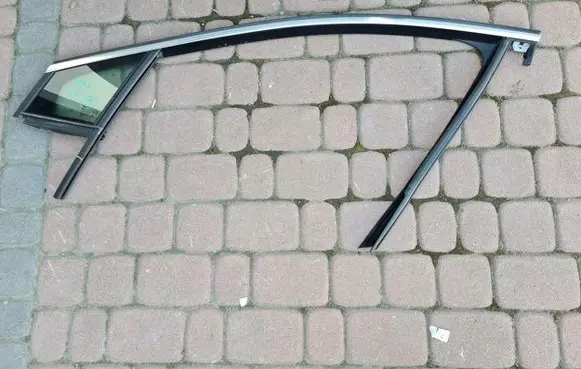 Opel Astra K Rubber seal loading door 