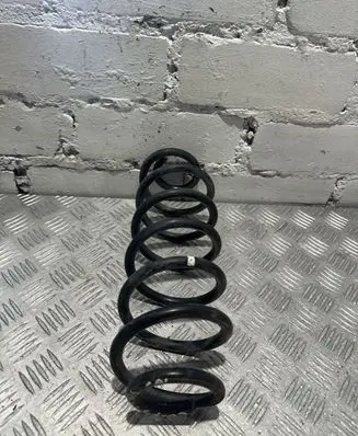 Volkswagen Golf V Rear coil spring