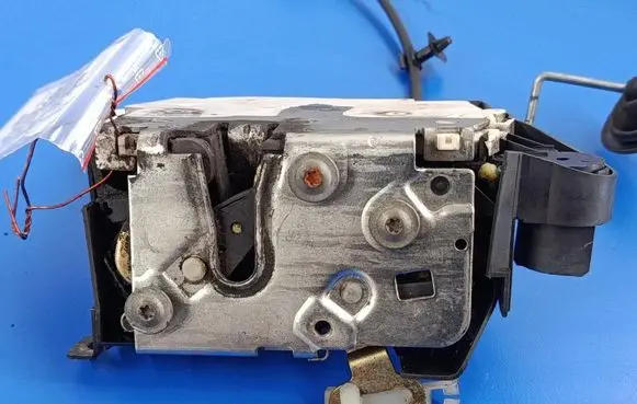 Mini One - Cooper R50 - 53 Front door lock