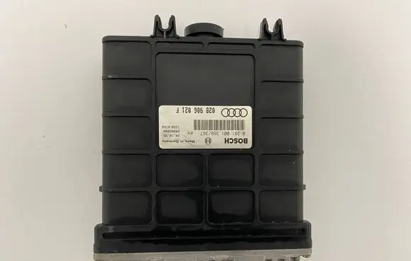 Audi A4 S4 B5 8D Engine control unit/module 028906021F
