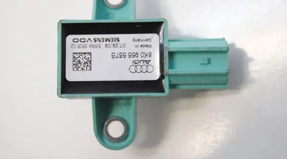 Volkswagen PASSAT B6 Airbag deployment crash/impact sensor 8K0955557B