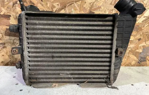Audi A6 S6 C4 4A Intercooler air channel guide 4A0145805K