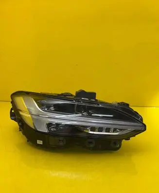 Volvo S90, V90 Headlight/headlamp 31386171