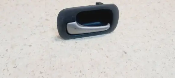Honda HR-V Front door interior handle S4NL2 2131