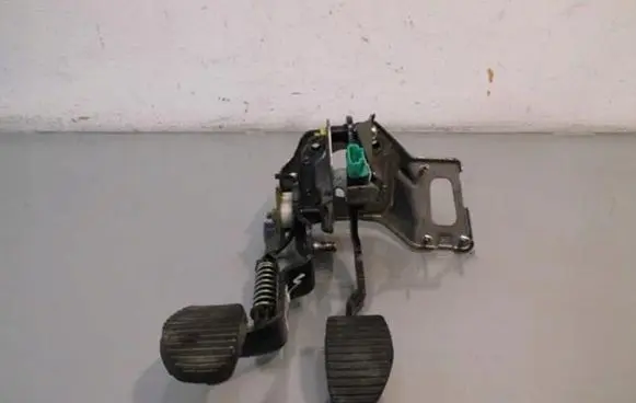 Citroen Berlingo Pedal assembly 