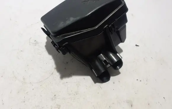 Renault Arkana Fuse box set 243803298R
