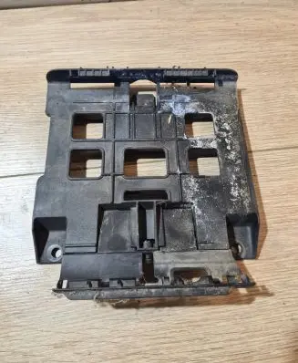Volkswagen Golf VI Engine control unit holder 5k0906507