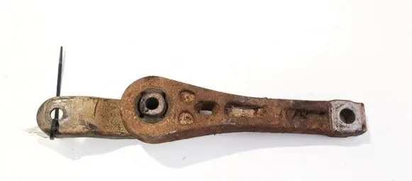 Skoda Octavia Mk2 (1Z) Engine mount bracket
