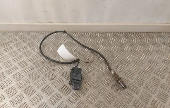 Volkswagen PASSAT B8 Lambda probe sensor 05L907807 05L907807AJ