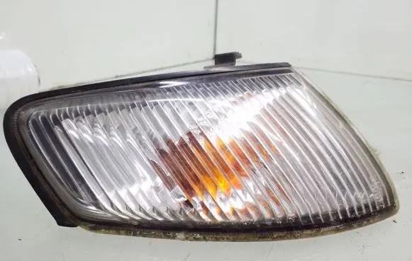 Mazda 626 Front indicator light 21061822