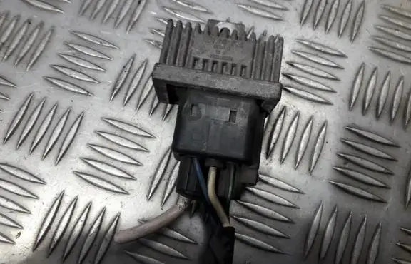 Renault Laguna II Glow plug pre-heat relay 7700115078