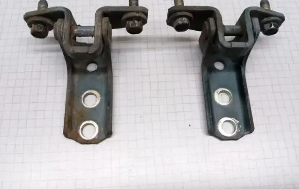 Mitsubishi Space Wagon Front door hinge set 