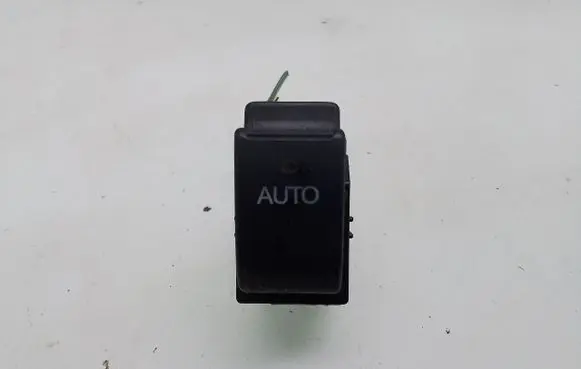 Toyota Avensis T250 Electric window control switch