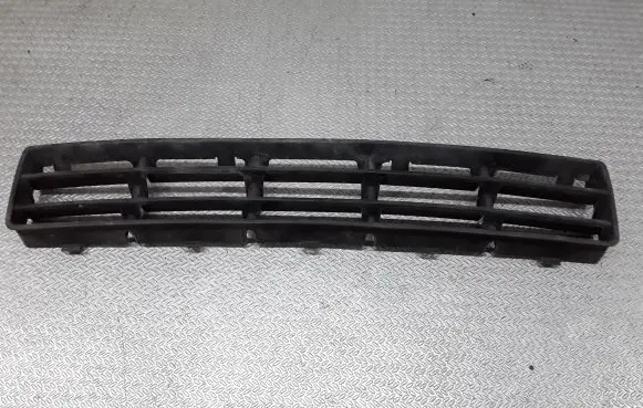 Volkswagen Golf IV Front bumper lower grill 1J0853677D