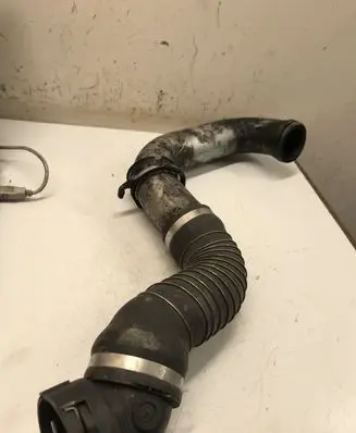 BMW 5 E60 E61 Intercooler hose/pipe 7799048