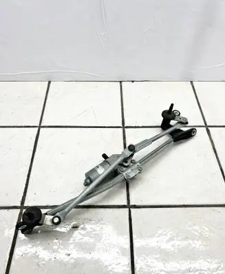 Land Rover Evoque I Front wiper linkage and motor W27101