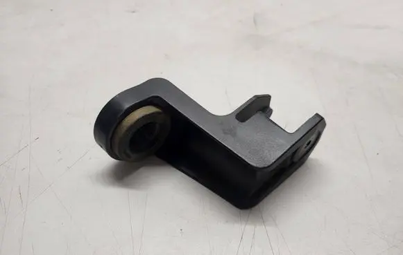Volvo XC90 Air filter cleaner box bracket assembly 31370343