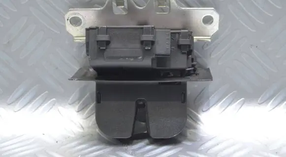 Opel Insignia A Tailgate lock latch 