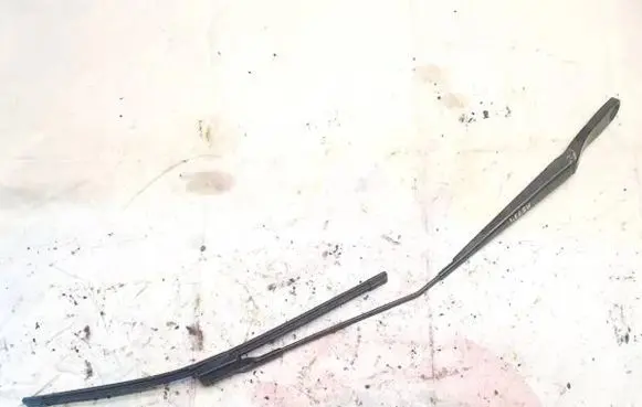 Volvo V50 Front wiper blade arm