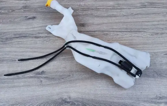 Renault Megane IV Windshield washer fluid reservoir/tank 289105506R 289108274R